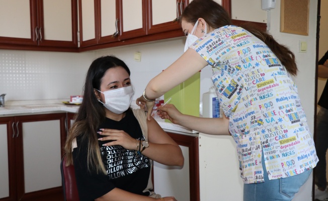 İzmit Belediyesi personeli  Covid-19 aşısı oldu