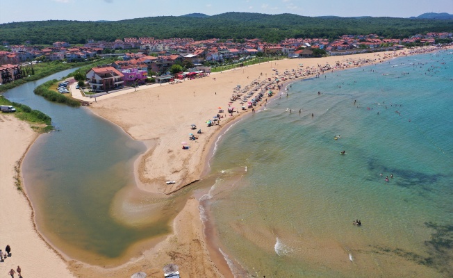 Kandıra'nın plajları tatilcileri bekliyor