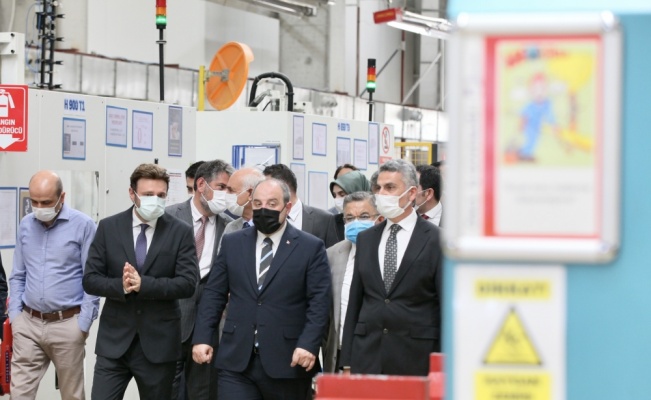 Sanayi ve Teknoloji Bakanı Mustafa Varank Bilecik'te ziyaretlerde bulundu
