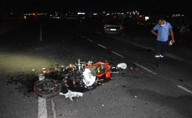 Kaza yapan motosiklet sürücüsü öldü