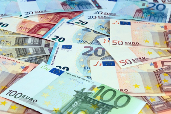 Dolar ve Euro tarihi rekor kırdı