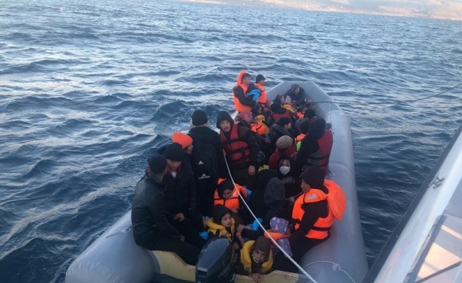 Lastik botta 47 göçmen yakalandı