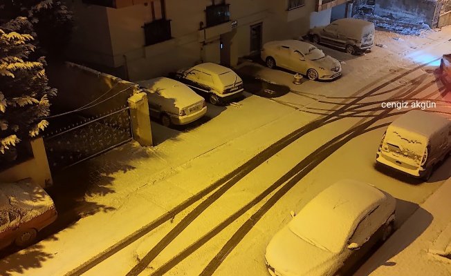 Gebze'de kar yağışı  hızlanıyor