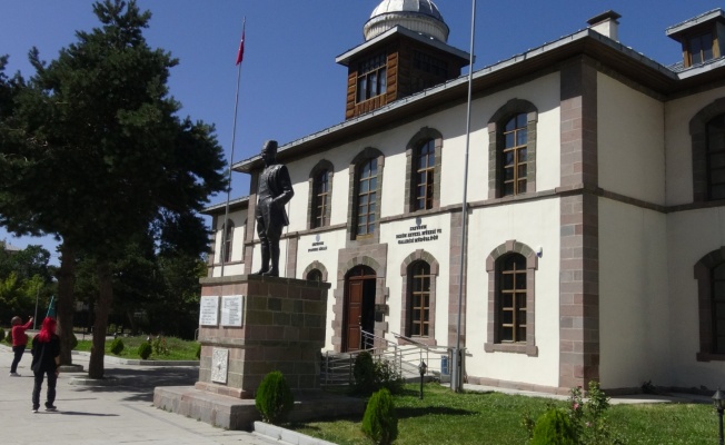 Tarihi iki mekan: Erzurum Kongre Binası ve Çifte Minare