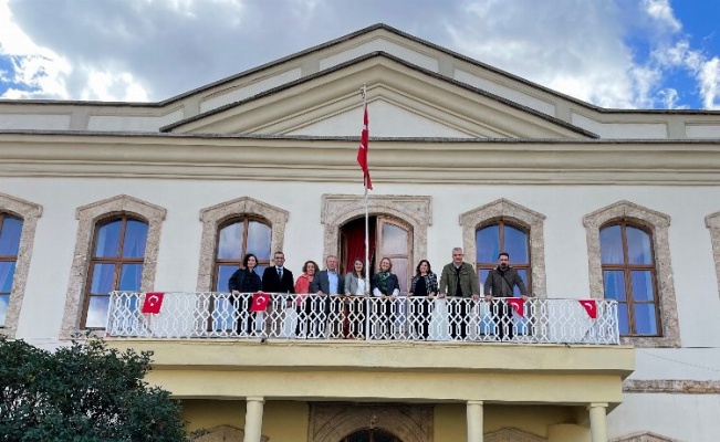 Darüşşafakalı öğretmenlerden Bursa'da tarihe yolculuk