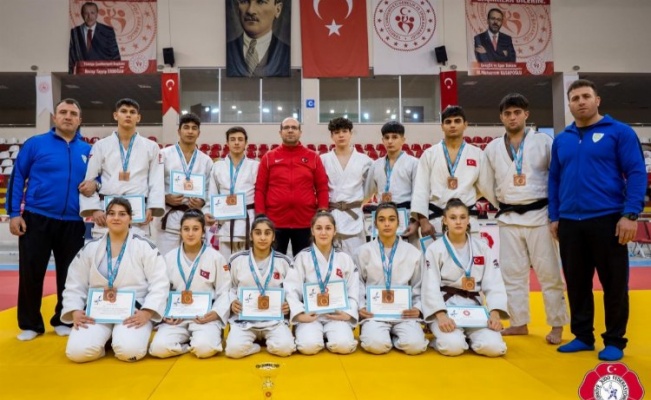 Manisalı judocular Türkiye 3'üncüsü oldu
