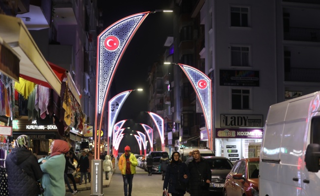 İstiklal Caddesi de artık Atatürk’ün ışığıyla aydınlanıyor!