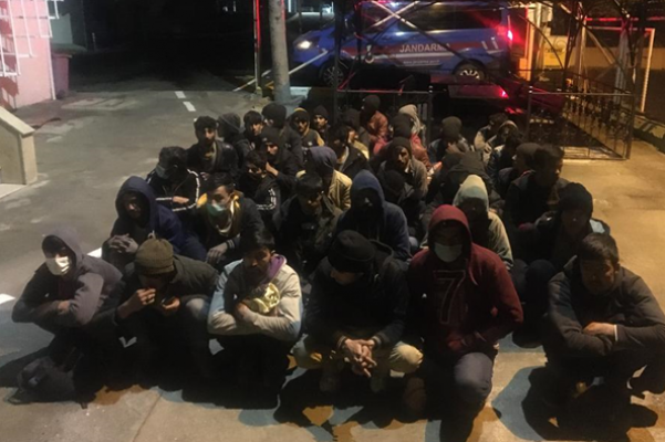 Kocaeli’de 21 düzensiz göçmen yakalandı