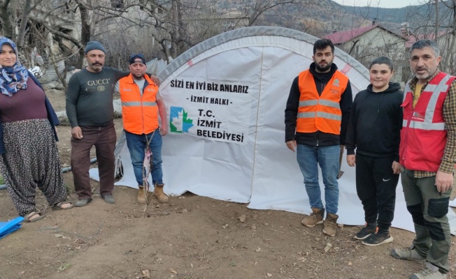 İzmit Belediyesi, depremzedelere çadır desteğini sürdürüyor