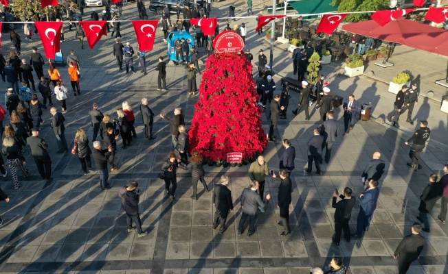 85. yılda 1085 Atatürk çiçeği
