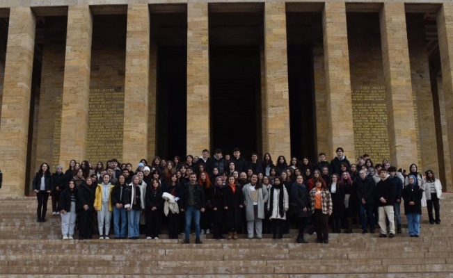 Çınar Akademi'den Anıtkabir'e ziyaret