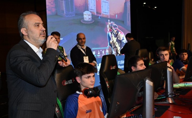 Bursa'da e-spor turnuvasında final heyecanı