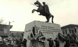 Atatürk anıtının açılışı