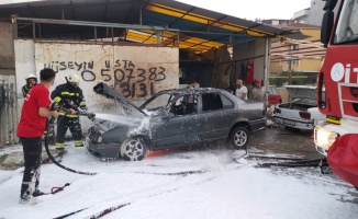 Gebze'de otomobil yandı