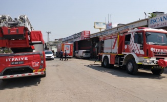 Gebze'de yangın: 2 kişi dumandan etkilendi