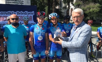 Ömer Halisdemir 5. Ulusal Bisiklet Turu'na katılan sporcular Bursa'ya geldi