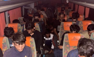 Dilovası'nda 68 göçmen yakalandı