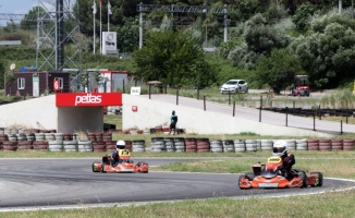 Kocaeli'de otomobil ve karting yarışları