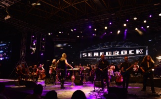Uluslararası Bursa Festivali'nde Senforock Orkestrası konser verdi