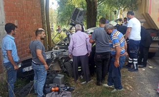 Cenazeye gidenleri taşıyan araç kaza yaptı: 1 ölü, 3 yaralı