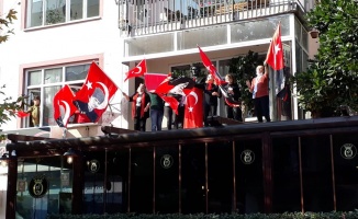 ADD Gebze Cumhuriyetin 98. yılını  balkon etkinliğiyle kutladı