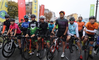 Edirne'de 12. Cumhuriyet Kupası Bisiklet Yol Yarışı düzenlendi