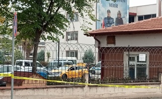 GÜNCELLEME - Kocaeli'de kız arkadaşını öldüren şüpheli, cesedin bulunduğu taksiyle emniyete gitti