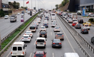 İstanbul'da bazı güzergahlarda trafik yoğunluğu yaşanıyor