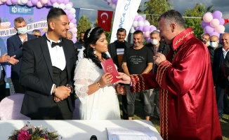Kocaeli'de Roman çiftlere toplu nikah