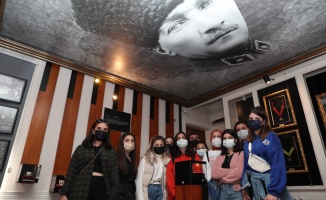 Üniversite öğrencileri Atatürk Evi’ni gezdi