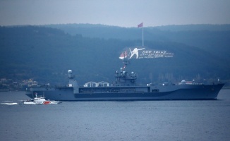 ABD donanmasına ait savaş gemisi Çanakkale Boğazı'ndan geçti