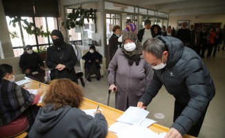 Bursa ve Eskişehir'de çifte vatandaşlar Bulgaristan seçimleri için sandık başına gitti