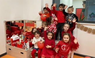 Çınar Çocuk Evi’nde miniklere kırmızı partisi
