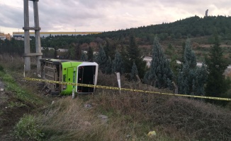 Gebze'de halk otobüsü devrildi 7 yolcu yaralandı