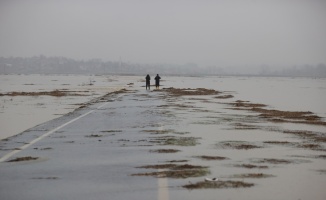 GÜNCELLEME - Ergene Nehri'nin yatağından taşması nedeniyle bazı köy yolları ulaşıma kapandı