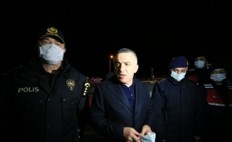 Kırklareli Valisi Bilgin, nöbet tutan polis ve jandarma ekiplerini ziyaret etti