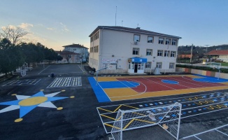  Köseler Ortaokuluna basketbol ve voleybol sahası