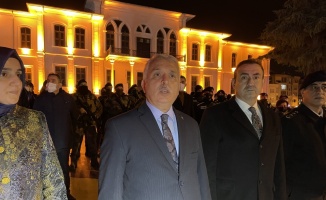 Tekirdağ Valisi Yıldırım, yeni yıl mesaisindeki polis ve jandarma ekiplerini ziyaret etti