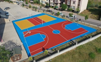 92 okula basketbol ve voleybol sahası