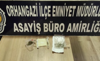 Bursa'da uyuşturucu sattığı belirlenen 2 şüpheli tutuklandı