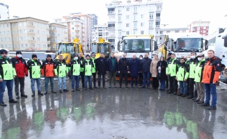 İstanbul'da AK Partili belediyelerle il teşkilatından karla mücadeleye destek