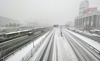 İstanbul'da kar etkili oluyor