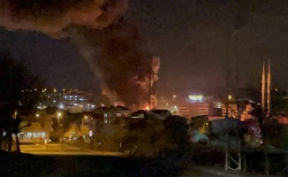 İstanbul'da köpük fabrikasında yangın çıktı