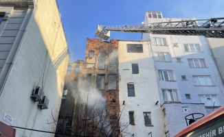 İstanbul'da metruk binada çıkan yangın söndürüldü