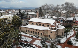 İznik'te karla kaplanan tarihi mekanlar havadan görüntülendi