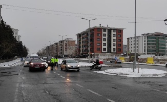 Kar yağışı nedeniyle sürücülerin Trakya'dan İstanbul'a gidişine izin verilmiyor