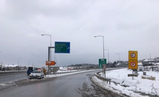 Osmangazi Köprüsü'nden geçişte kış lastiği kontrolü yapılıyor