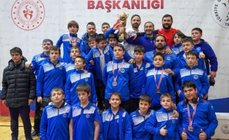 Kocaeli Büyükşehir, güreşte Türkiye Şampiyonu