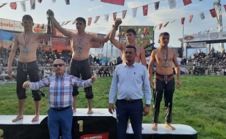 İzmitli güreşçiler, Antalya’dan mutlu döndü 