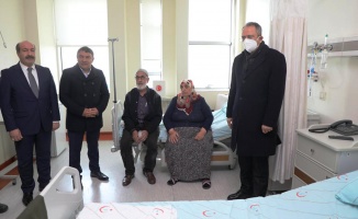 Kubilay ve Şayir, depremzedeleri hastanede ziyaret ettiler